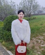 Elegant Bamboo Handle Saddle Bag with Floral Print - Image 2