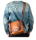 Vintage Vegetable Tanned Leather Men's Messenger Bag - Image 3